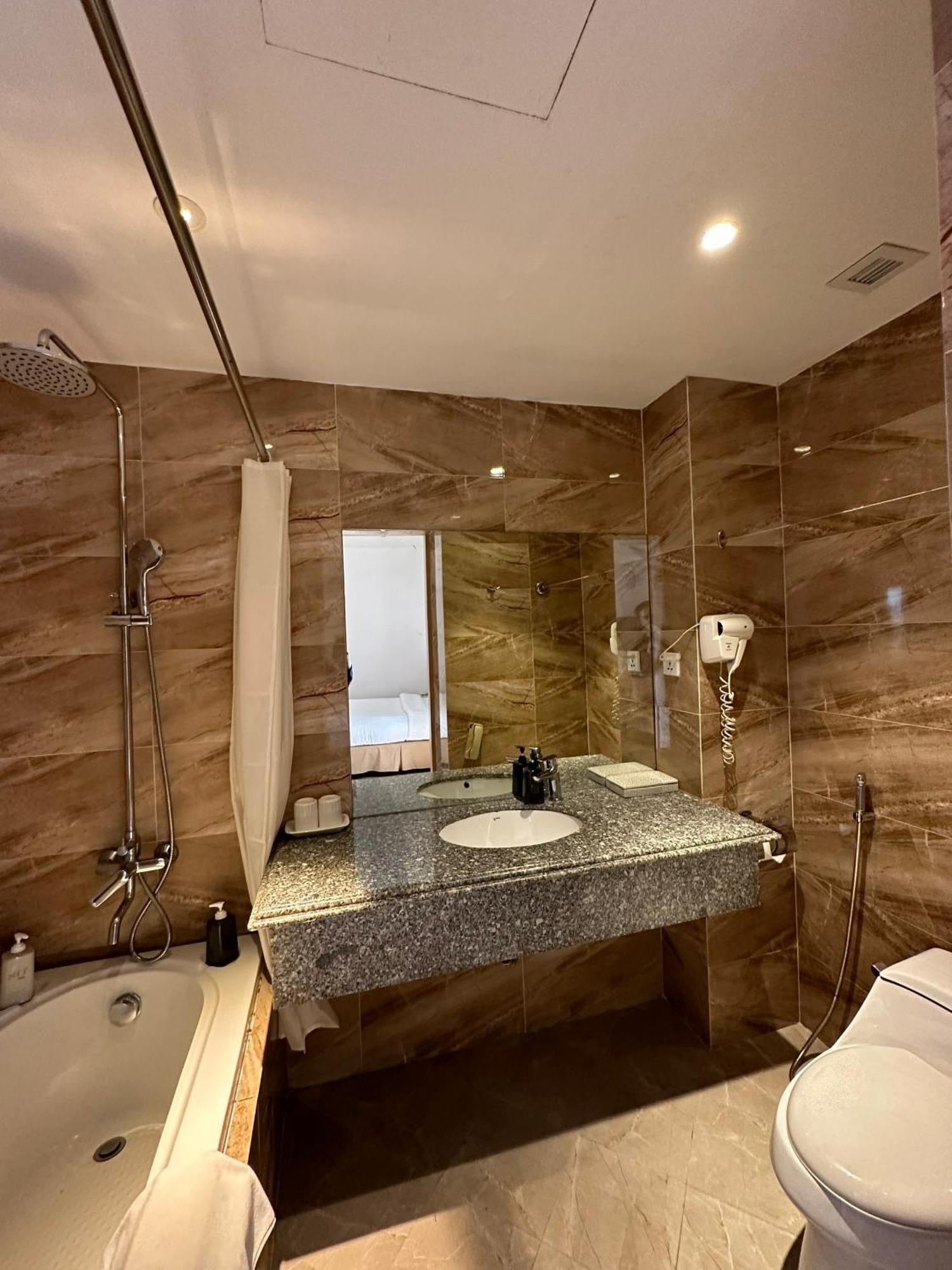 Sky Gem Hotel Sora Ho Chi Minh City Bagian luar foto